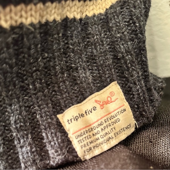 Triple five soul women’s medium cowichan sweater acrylic and wool - Picture 3 of 6